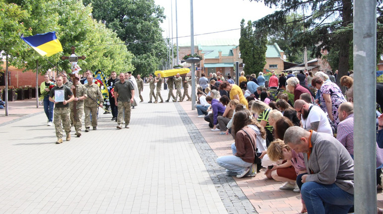 Ніжин та Ніжинщина прощалися із загиблим захисником Олексієм Драгуном
