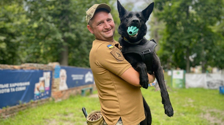 «Коли працюємо, ми як одне ціле»: історія кінолога Івана Капелько з Глухова та його вівчарки Арлетти