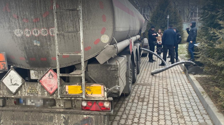 На Полтавщині передали до суду справу про виготовлення фальсифікованого бензину