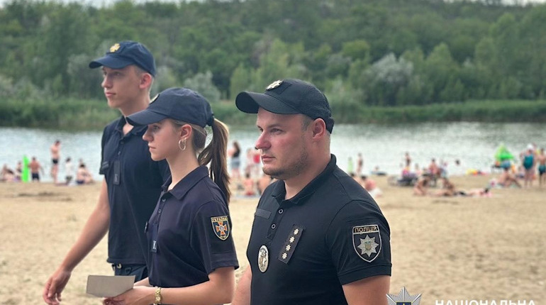 На Нікопольщини поліція та рятувальники навчали правил безпеки на водоймах
