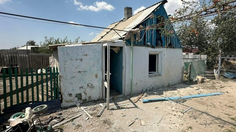 На Херсонщині армія рф завдала ударів по критичній та соціальній інфраструктурі, житлових кварталах