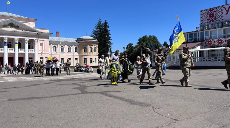 Первомайськ попрощався із захисником України Максимом Абулгазіновим