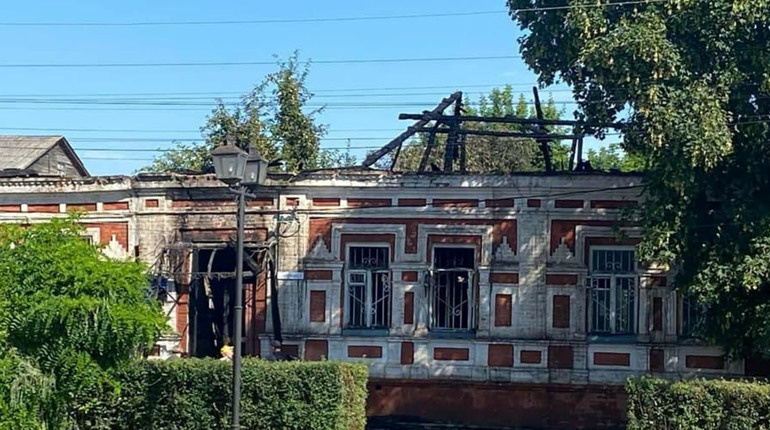 У Ніжині по вулиці Богушевича горіла адмінбудівля