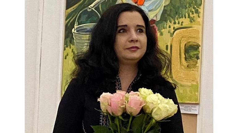 "Україна крізь призму сьогодення": у Фастові відкрили виставку живопису Марії Полякової