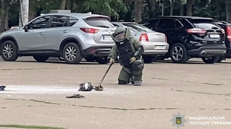 СБУ зірвала теракт у військкоматі Одеси: затримали жінку з вибухівкою у рюкзаку