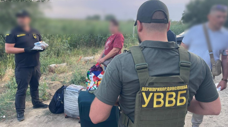 На пункті пропуску "Маяки–Паланка–Удобне" викрили контрабанду сильнодіючих ліків