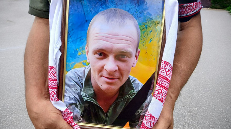 У Полонне назавжди повернувся військовий Роман Костецький
