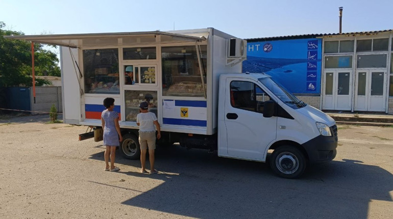На окупованій Херсонщині масово зачиняються продуктові магазини — замість них автолавки