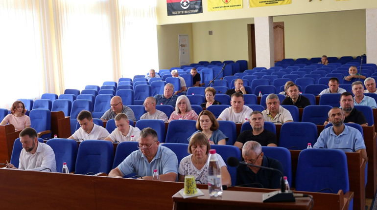 Гроші для армії, нові бювети і майбутнє набережної: сесія