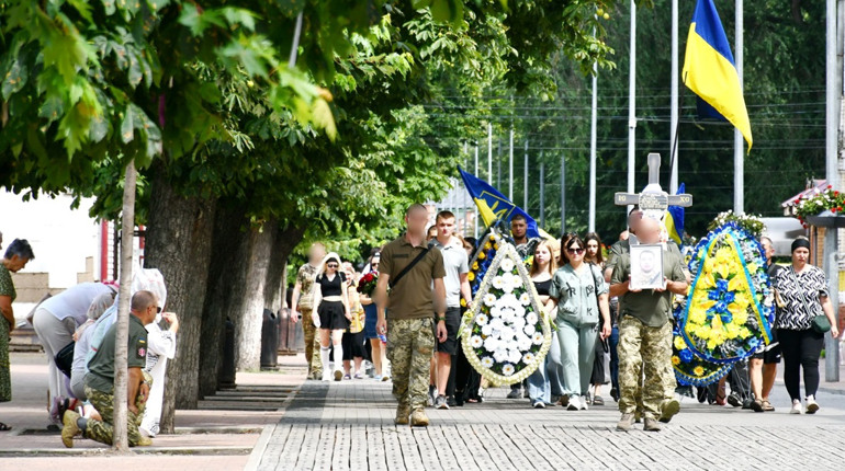 Ніжин попрощався із загиблим воїном – Андрієм Цибою