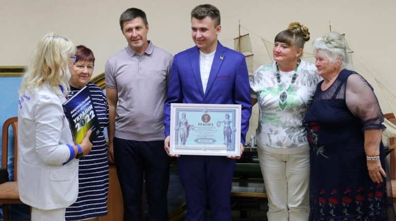 19-річний Артур Коваленко з Вознесенщини навчається у 5 вишах — національний рекорд України