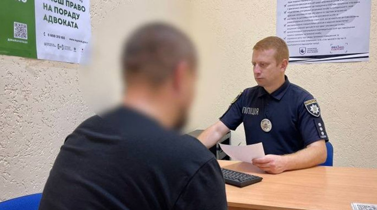 Підозрюваний у вбивстві чоловіка в Глухові чекатиме на вирок під вартою