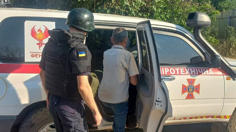 У Куп’янську рятувальники евакуювали трьох цивільних із прифронтової зони