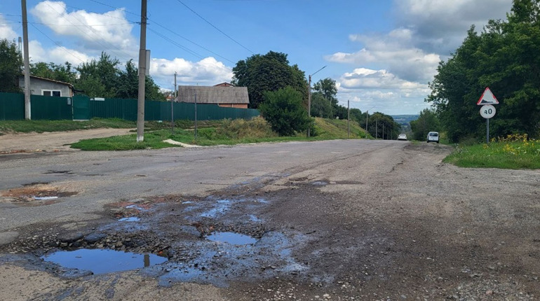 У Гадячі шукають підрядника для ремонту гадяцької гори