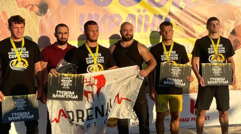 Тренер з Південного здобув бронзу на Кубку України з пляжної боротьби (ФОТО)