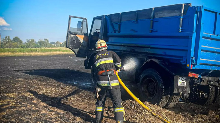 На вулиці Європейській у Фастові загорівся вантажний автомобіль «МАЗ»: що відомо