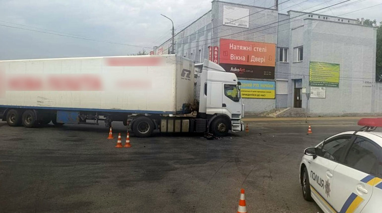 У Старокостянтинові трапилося ДТП за участю самокатчика: обставини та наслідки