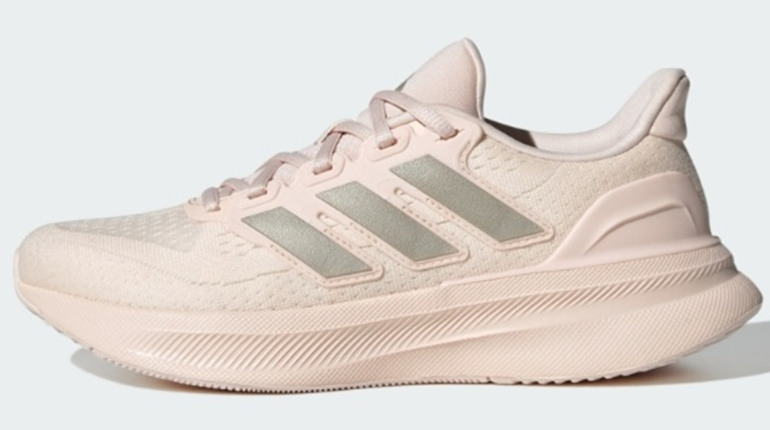 Найпопулярніші моделі жіночих кросівок Adidas