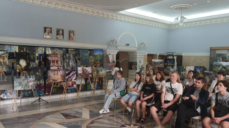 У Ніжині відбувся творчий вечір «Україна. Історія в кадрі. Життя в пісні»