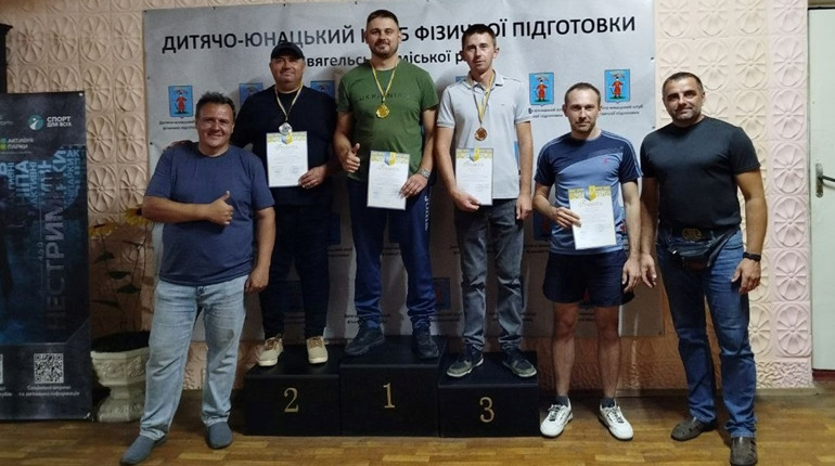 Незвичайні та видовищні змагання до Дня Незалежності у Звягелі