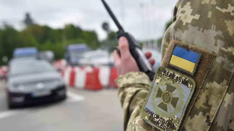 Для перетину кордону чоловіками 18–22 років потрібен військово-обліковий документ — ДПСУ