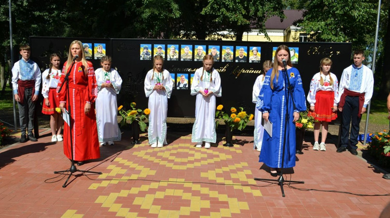 У Березівській громаді відкрили Меморіал загиблим воїнам