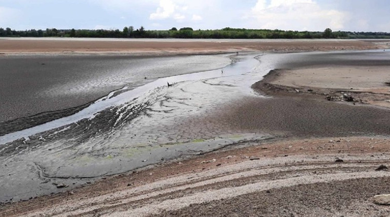 Екологічна пастка на дні Каховського водосховища: вода зникла, токсини залишилися