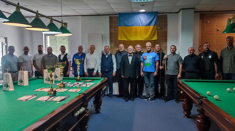 У Кременці стартували благодійні змагання з більярду на підтримку ЗСУ