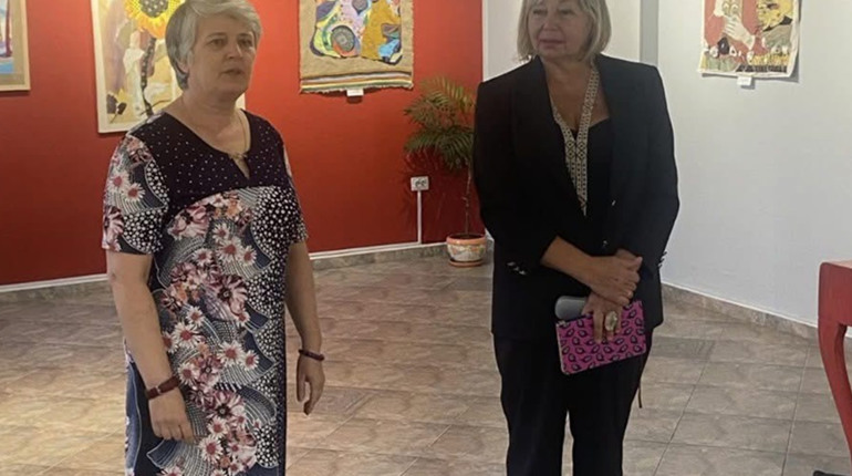 У Південному відкрилась виставка одеської художниці Світлани Василенко (ФОТО)