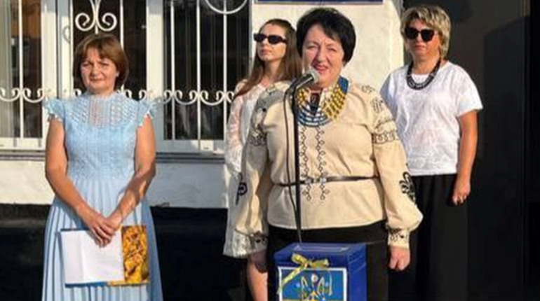 "Вогнегасник замість квітів": учні Фастівського ліцею №5 допомогли Захисникам