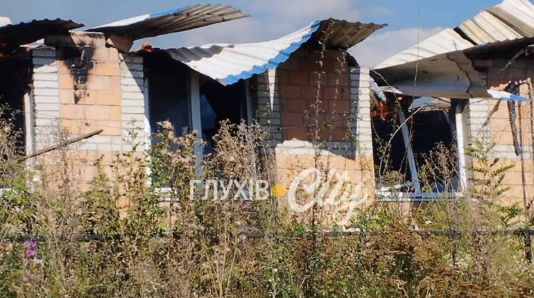 Росіяни обстріляли два села Есманьської громади: згоріло п’ять будинків