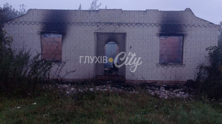 Росіяни випалюють село Студенок Есманьської громади — знищено ще один будинок