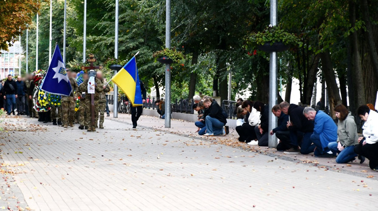 18 вересня Ніжин прощався із захисником. Сергій Гнітій поповнив Небесне військо