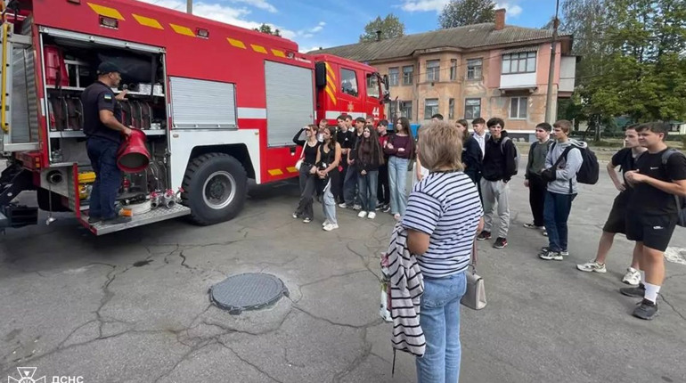 На Нікопольщині старшокласники знайомилися з професією рятувальника під час «Тижня безпеки»