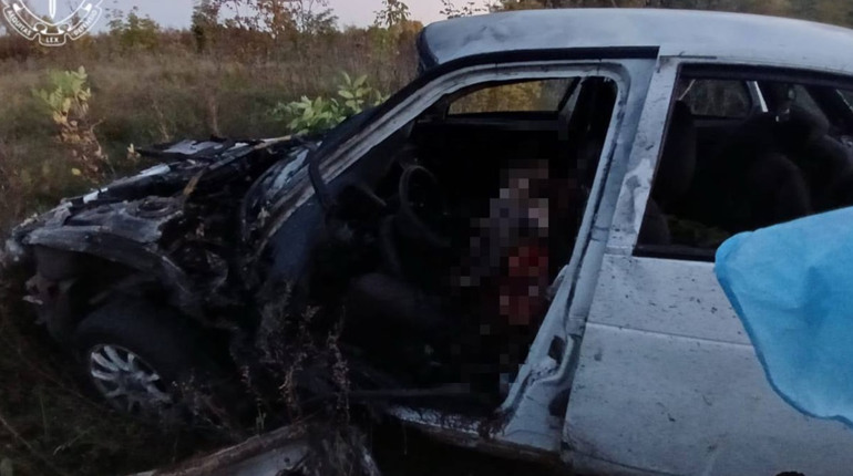 Росіяни вдарили по автівці на дорозі Суми-Путивль-Глухів: загинула людина