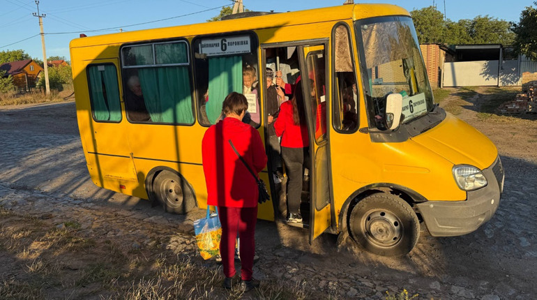 «Влізти у маршрутку»: журналістки разом із мешканцями проходять ранковий квест окраїн Первомайська