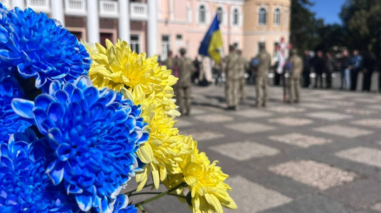 Первомайськ попрощався із Сергієм Шевченком, снайпером, що віддав життя за Україну