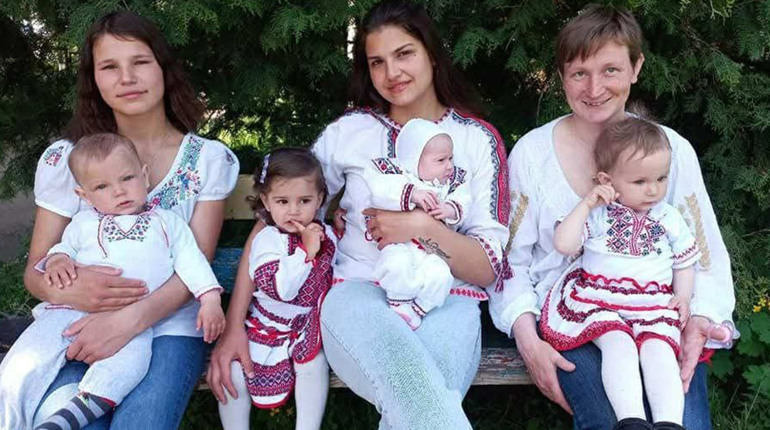 "Мати та дитина разом": інтерв'ю з директоркою Фастівського соціального центру Надією Данилюк