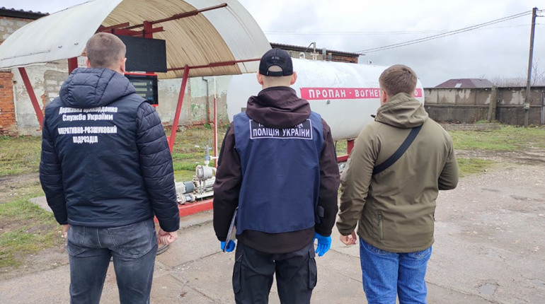 Вирок отримали ділки, які організували підпільну АЗС у Глухові