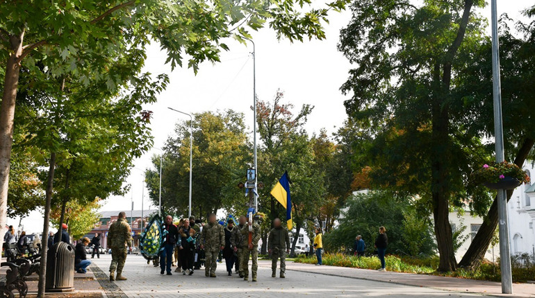 Ніжинській громаді провели в останню путь загиблого воїна Володимира Борща