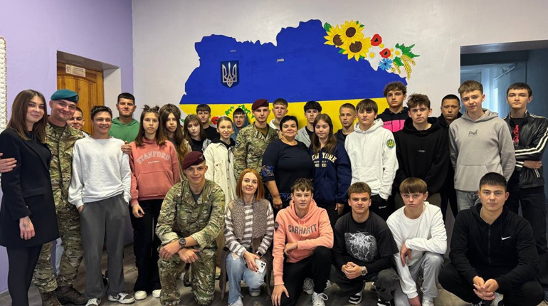 У Сарнах курсанти військової академії провели зустріч зі школярами