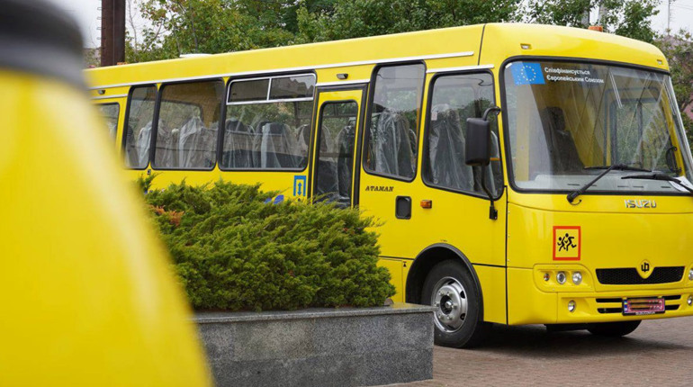 Малоснітинський ліцей отримав новий спеціалізований шкільний автобус