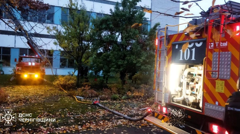 У Ніжині ворожий обстріл призвів до пошкодження промислового підприємства