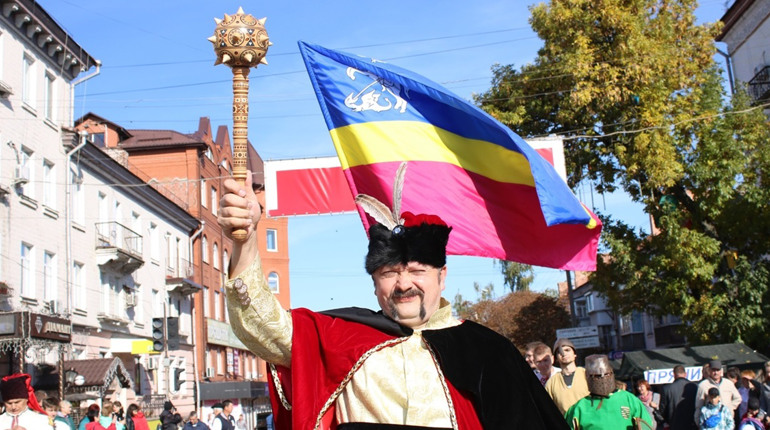 Колись у Ніжині ярмаркували на Покрову... Це вже історія, спогади