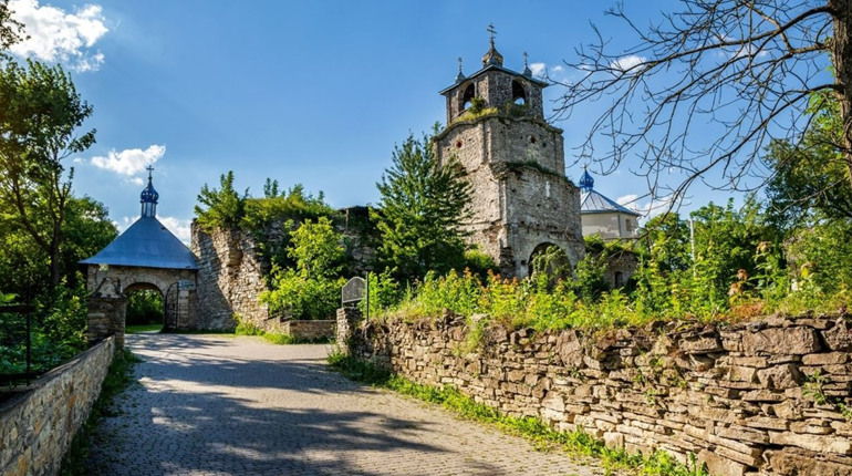 Маловідомі, але неймовірні куточки України для фототурів
