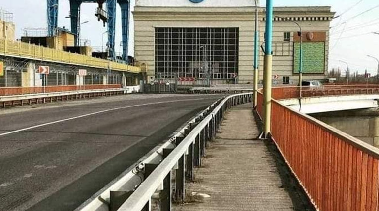 Від пуску до руйнування: у Херсоні представили фотовиставку про історію Каховської ГЕС