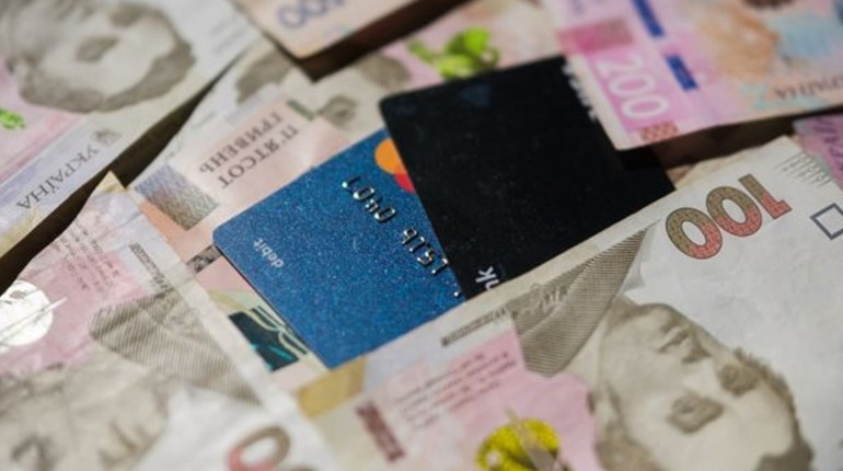 Українцям виплатять по 6500 гривень до зими, але не всім: хто може отримати