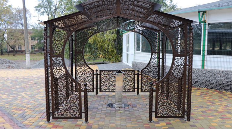 У П’ятихатках облаштували бювет з питною водою