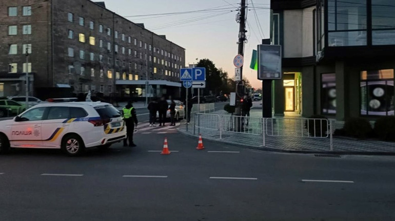 Поліція розслідує ДТП з травмуванням велосипедиста у Звягелі