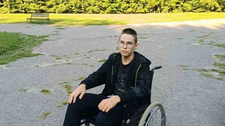 Михайло Лук'яненко з Південного продовжує боротьбу з остеосаркомою в Німеччині (ФОТО)